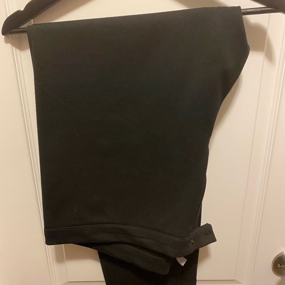 Slim-leg, black trousers/capris